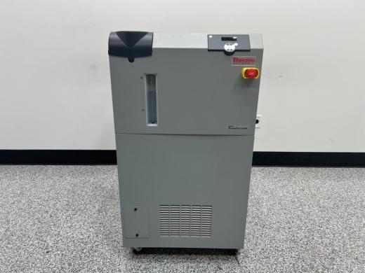 Thermo Fisher Scientific Neslab ThermoFlex 10,000 Laboratory Recirculating Chiller-cover
