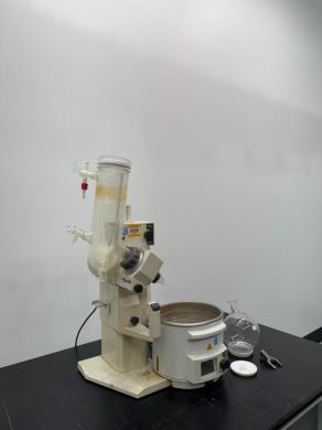 Buchi R-210 Rotary Evaporator with Integrated Vacuum and Chiller System-cover