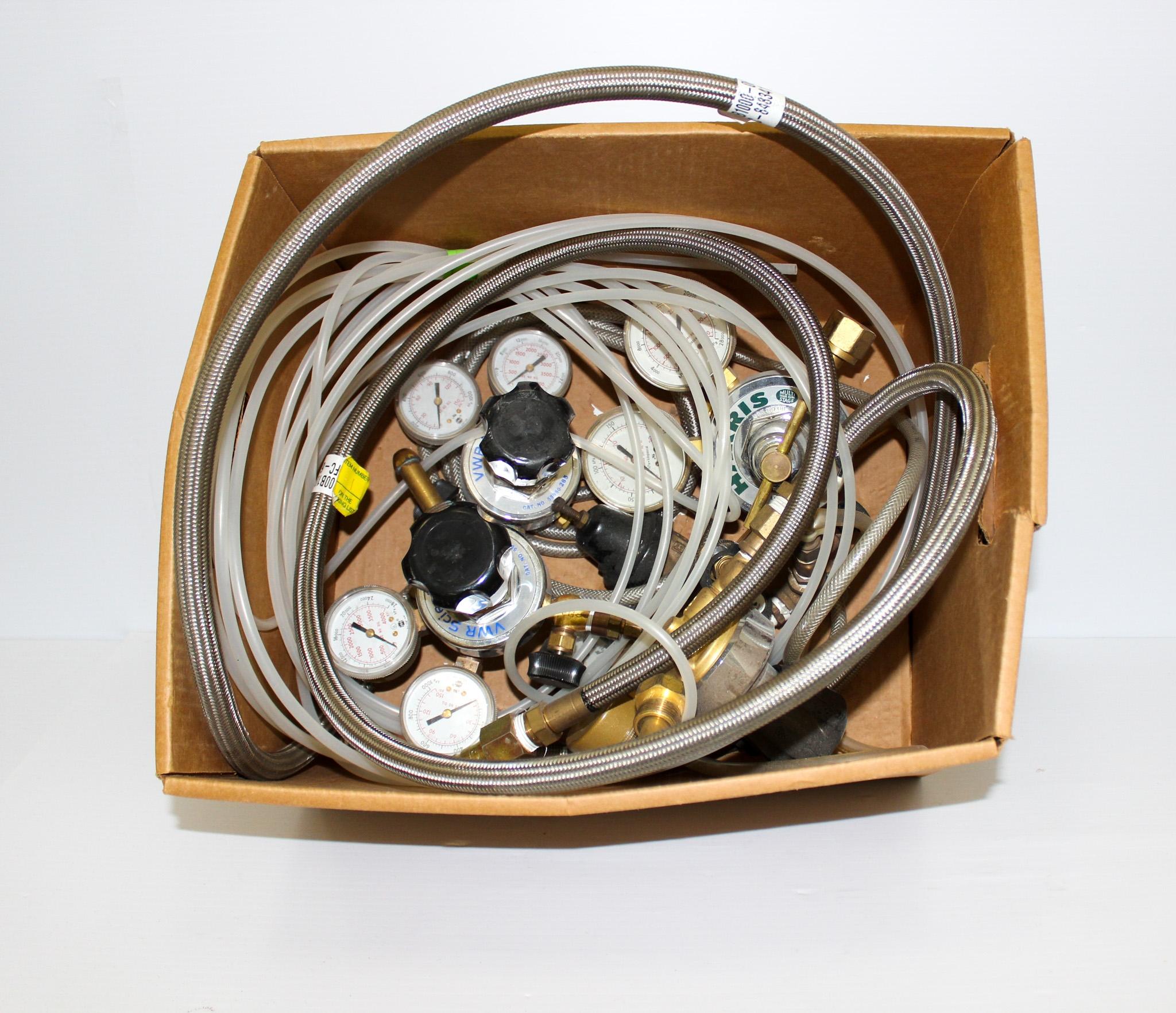 VWR Miscellaneous Laboratory Accessory Box with Valves, Hoses, and 5015-0002 Cryocane Aluminum Packs