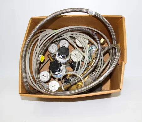 VWR Miscellaneous Laboratory Accessory Box with Valves, Hoses, and 5015-0002 Cryocane Aluminum Packs