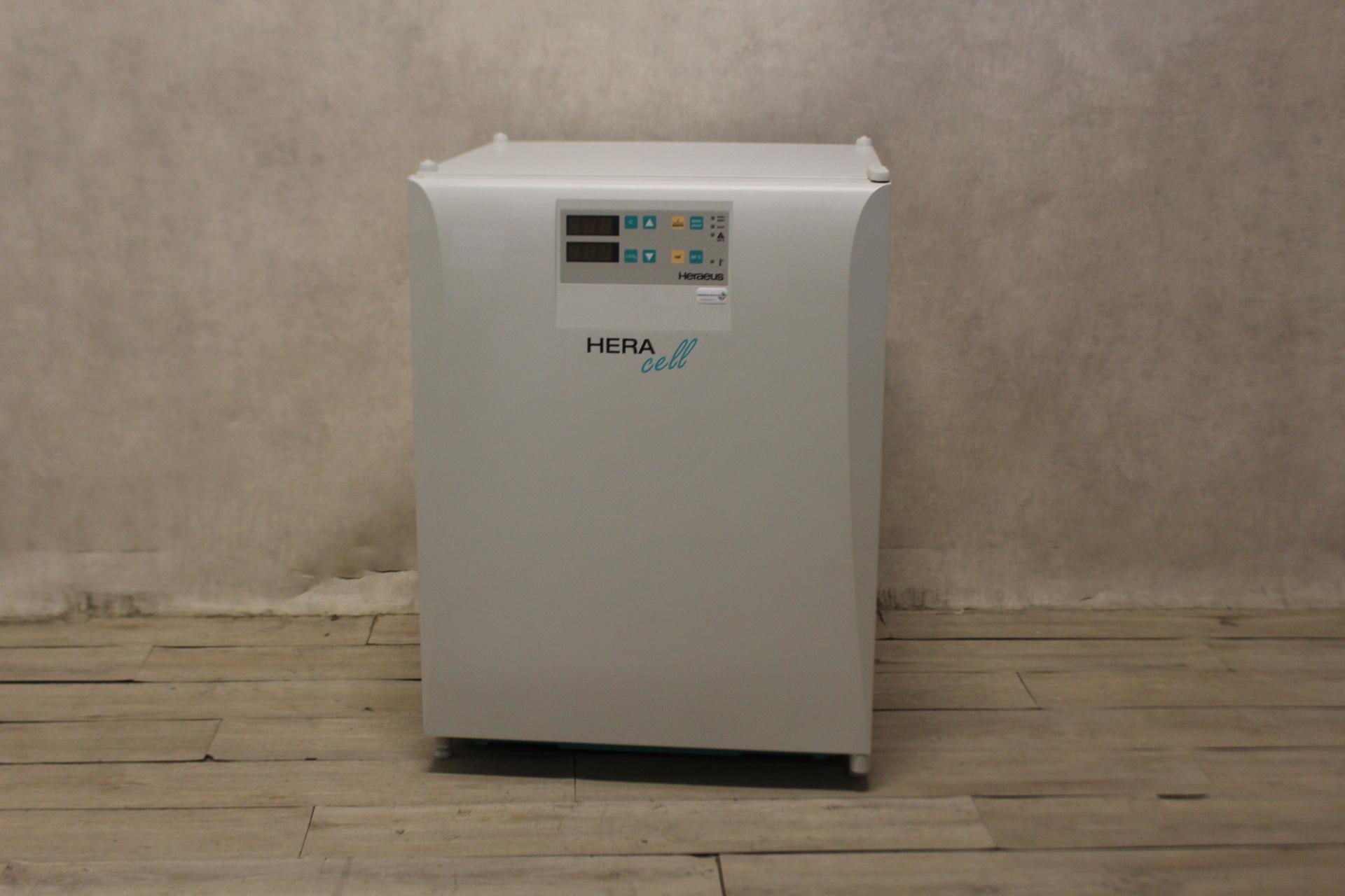 Heraeus Heracell 150 CO2 Incubator with Precise Temperature and Humidity Control