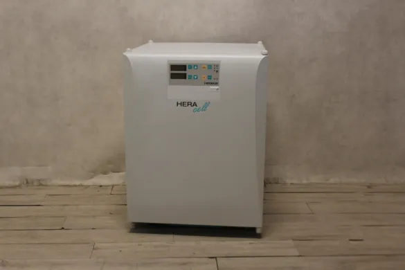 Heraeus Heracell 150 CO2 Incubator with Precise Temperature and Humidity Control