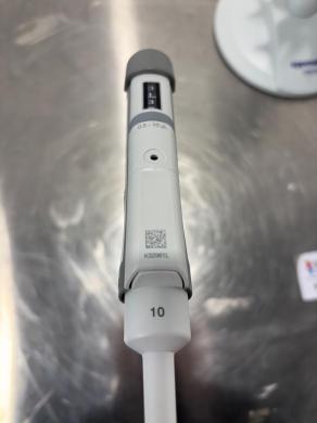 Eppendorf Research Plus x5 Single-Channel Adjustable Volume Pipettes Set with Stand-cover