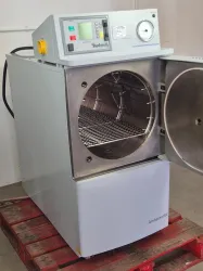 Rodwell Ambassador Front-Loading Floor Autoclave with MP25 Intelligent Cycle Controller, 3 of 13