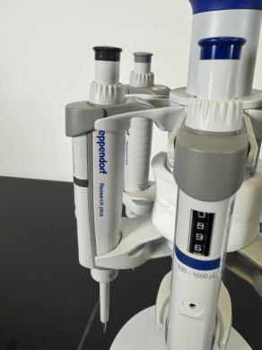 Eppendorf Research Plus Single-Channel Pipette Set with Rotating Stand, 6 Units-cover
