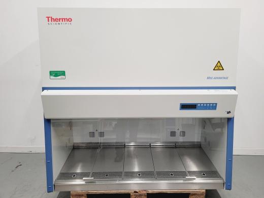 Thermo Scientific MSC-Advantage MSC 1.5 Class 2 Safety Cabinet with Stand Lab-cover