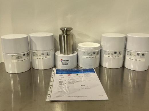 METTLER TOLEDO Precision 5 kg Calibration Weight Set, Model 30406482, Set of 5-cover