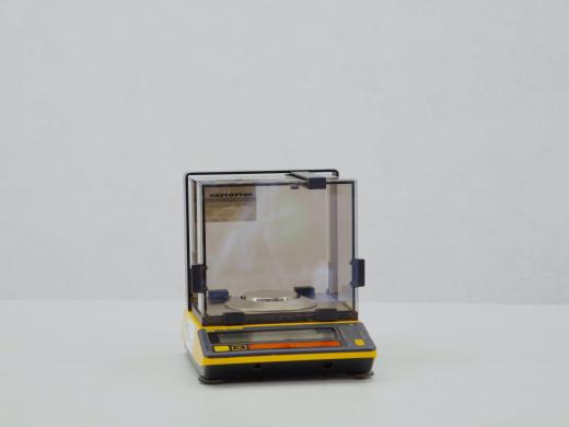Sartorius H51-D Analytical Balance with 0.1 mg Readability-cover