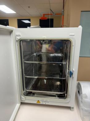 Thermo Fisher Scientific Fisherbrand Isotemp CO2 Incubator with Precise Temperature & CO2 Control-cover