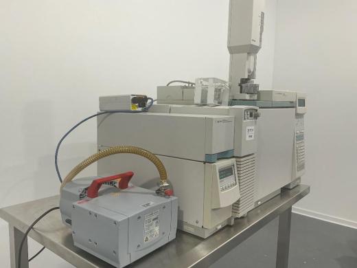 Agilent Technologies 5973N Mass Selective Detector with 6890N Gas Chromatograph GC/MS System-cover