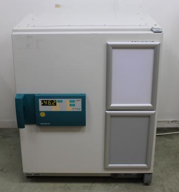 Kendro B12 Laboratory Incubator 131L, Temp Range +5°C to +70°C-cover