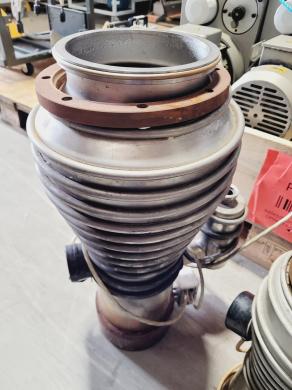 Medium-Sized Oil Diffusion Pump for Laboratory Vacuum Applications-cover