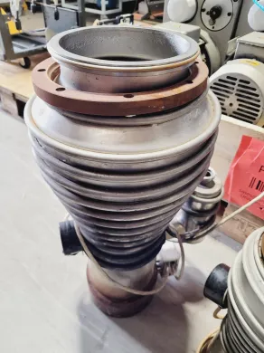 Medium-Sized Oil Diffusion Pump for Laboratory Vacuum Applications