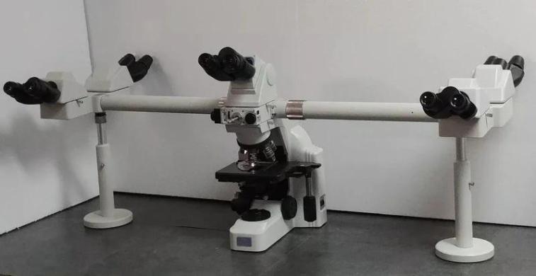Nikon Eclipse E400 Multihead Teaching Compound Microscope System-cover