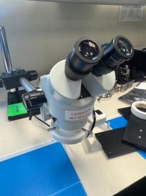 Stereo Microscope with Binocular Head and Adjustable Eyepieces on Horizontal Arm Stand-cover