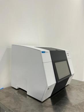 Agilent AriaDX Real-Time PCR Thermocycler with Integrated Touchscreen-cover