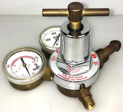 Uniweld 592H Brass Acetylene Gas Regulator with CGA 510 Connection-cover