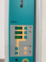 Heraeus BBD 6220 CO2 Incubator for Precise Cell Culture and Temperature Control, 4 of 4