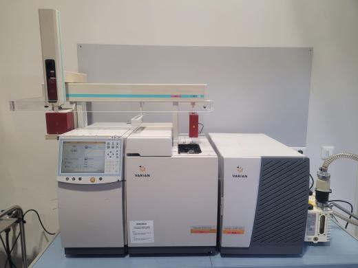 450-GC Gas Chromatograph + 240-MS Mass Spectrometer-cover