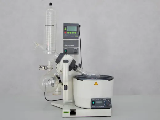 Buchi R200 Rotary Evaporator with B490 Heating Bath and V800 Vacuum Controller