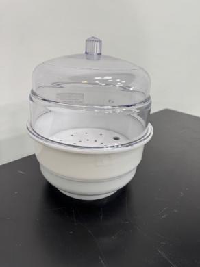 Laboratory Desiccator with Transparent Dome and Perforated Plate for Moisture-Sensitive Sample Storage-cover