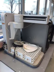 Varian Cary 300 Bio UV-Vis Spectrophotometer with SPS 3, 5 of 6