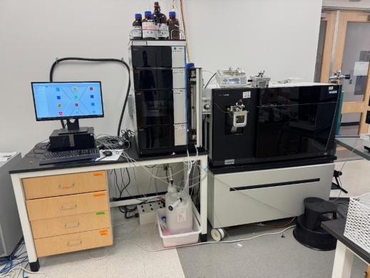Thermo Fisher Orbitrap Eclipse Mass Spectrometer with Vanquish HPLC System (2022)-cover