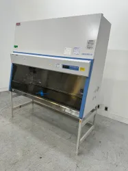 Thermo 1300 Series A2 6-Foot Class II Biosafety Cabinet for Containment and Sterile Work, 2 of 4