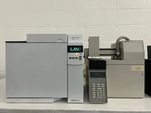 Agilent 7820A Gas Chromatograph with Headspace Sampler and Electronic Pressure Control