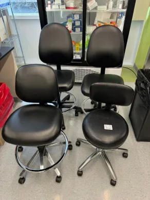 Ergonomic Laboratory Stools with Adjustable Height and Mobility – Set of 4
