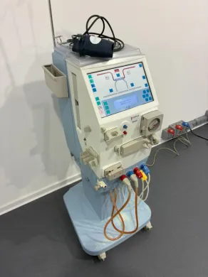 Gambro AK-96 Hemodialysis Machine with Integrated Blood Pump and Safety Monitoring