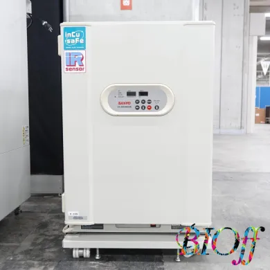 Sanyo MCO-18AIC 170 L CO2 Incubator with Stand