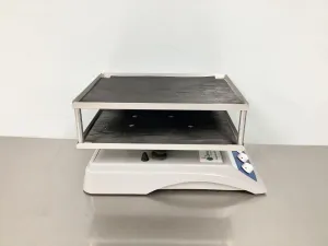 VWR Analog Rocker – Dual Tier Adjustable Platform Shaker for Cell Culture and Gel Applications, 2 of 8