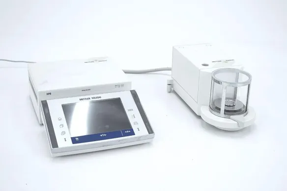 Mettler Toledo XP6 Microbalance, 1 µg Readability, 6.1 g Capacity