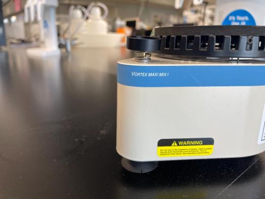 Thermo Fisher Scientific Vortex Maxi Mix I Benchtop Vortex Mixer-cover