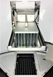 Thermo Scientific KingFisher Flex Automated Magnetic Particle Processor with 96 Deep Well Head, 3 of 8