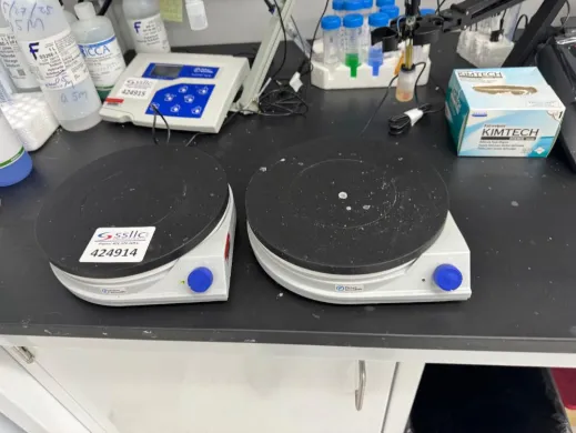 Fisher Scientific FS RT Basic Stirrer 220US Magnetic Stirrer for Laboratory Mixing