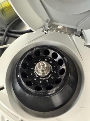 Eppendorf MiniSpin 5452 Benchtop Microcentrifuge with Fixed-Angle Rotor and Digital Interface-cover