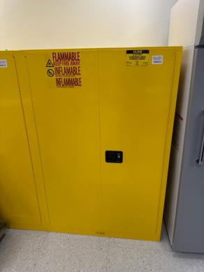 ULINE 879000 90-Gallon FM Approved Flammable Liquid Storage Cabinet-cover
