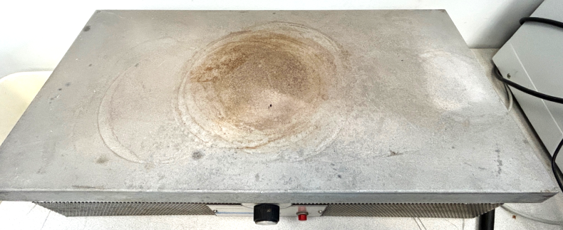 Thermolyne Type 2200 (HP-A2245M) Aluminum Top Hot Plate with 24" x 12" Surface-cover