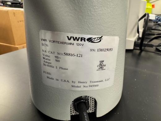 VWR Analog Vortex Mixer with Circular Rubber Platform and Speed Control-cover