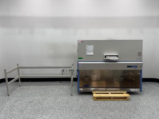 Thermo Fisher Scientific 1300 Series A2 6' Class II Type A2 Biosafety Cabinet-cover