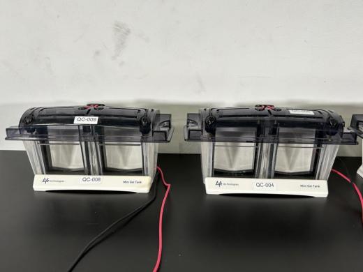 Lot of 4 Mini Gel Electrophoresis Tanks for Molecular Biology Applications-cover