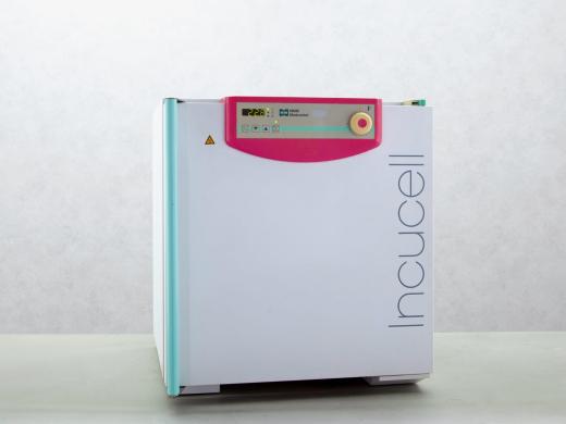 MMM Medcenter Incucell 55 Laboratory Incubator-cover