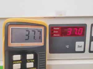 LEEC GA2000 Research CO2 Incubator, 20 of 24