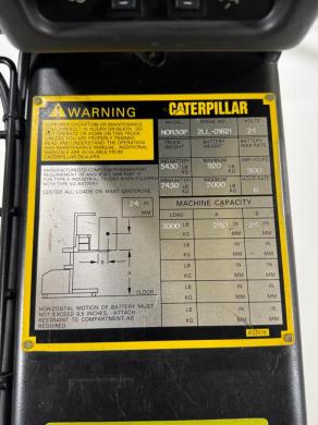 Caterpillar Picker Forklift Model 2LL-01621 for Industrial Material Handling-cover