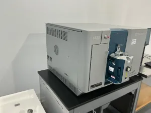AB Sciex API 7500 Triple Quadrupole LC-MS System with Workstation and Vacuum Pumps, 2 of 4