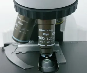Nikon Eclipse E400 Compound Microscope with 50x Oil and Tilting Telescoping Head, 7 of 9