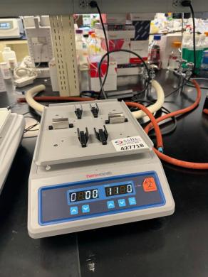 Thermo Fisher Scientific Digital Microplate Shaker Model 88882005-cover