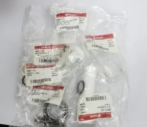 Thermo Scientific Miscellaneous Box with AutoRep S Pipette, Diagnostic Kits & Hamilton Syringes, 6 of 10